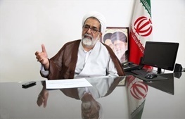 تجمع طلاب خوب بود ولی آن پلاکارد بهانه به دست دیگران داد/ معاون حوزه علمیه: اکثر حوزویان به روحانی علاقه ندارند
