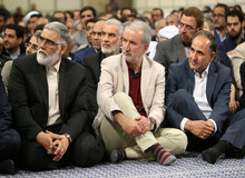 حاشیه‌هایی از شب خاطره دفاع مقدس در حضور رهبر انقلاب
