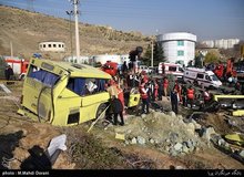 روزنامه جمهوری اسلامی:مقصرین دانشگاه آزاد طلبکار شده اند/ آن همه پول را کجا خرج می کنید؟