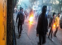 روزنامه جمهوری اسلامی: تجمع و اعتراض را می‌توان حق مردم دانست، ولی کشتن این و آن و تخریب اموال عمومی را نمی‌توان به کسانی که قصد اعتراض و اصلاح دارند نسبت داد