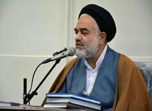 امام جمعه اصفهان: آموزش و پرورش باید دانش آموزان دختر  را به رعایت حجاب تشویق کند