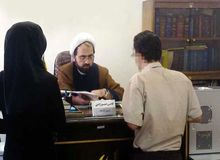 دلیل عجیب زنی برای طلاق: شوهرم با برادرم رفت و آمد دارد