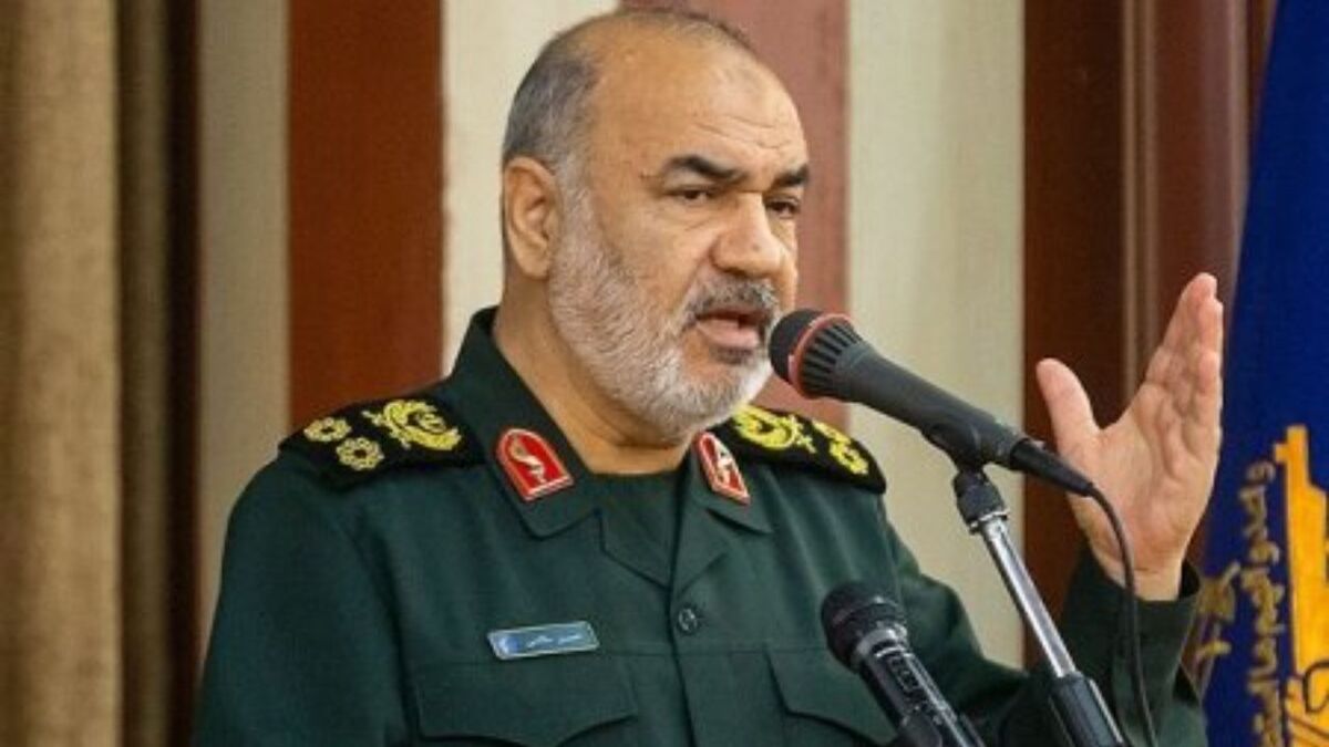 فرمانده کل سپاه: راه نجات بشریت از دست برده داری مدرن، انقلاب اسلامی است/ انقلاب ما بشریت را آگاه کرد