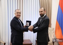 اعطای مدال دوستی به سفیر ایران در ارمنستان