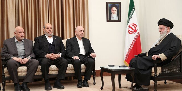 آیت‌الله خامنه‌ای: تهدیدهای آمریکا، هیچ تاثیری در ذهنیت ملت و مسئولین ما ندارد