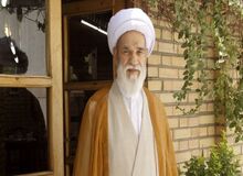 عضو ارشد جامعه روحانیت مبارز خطاب به کاندیداهای باقیمانده در انتخابات: نامزدها احساس تکلیف کنند و به نفع رئیسی انصراف دهند