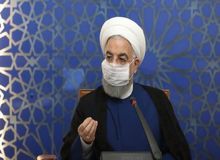 حسن روحانی: هدف کانال‌های ماهواره‌ای ایجاد ناامیدی و نگرانی در میان مردم است / هر کسی که برایش روشن شد که مبتلا شده، اگر آن را مخفی کند، تخلف کرده است
