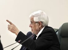 عارف: راهبرد اصلی دولت تأمین کالاهای اساسی و جلوگیری از گران‌فروشی است