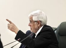 عارف: راهبرد اصلی دولت تأمین کالاهای اساسی و جلوگیری از گران‌فروشی است