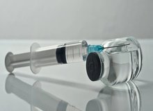  واکسن کرونای مُدرنا ۲۵ و واکسن فایزر ۲۰ دلار  تعیین شده است 