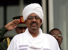 عمر البشیر شماری از افسران را بازنشسته کرد
