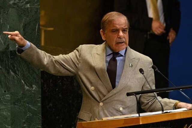 زرداری و شریف: پاسخ ما به افغانستان محکم است/ ارتش ما متجاوزان را در هم می‌کوبد