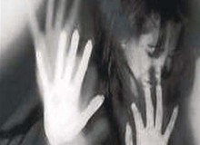 بلایی که شرور محله بر سر دختر 17 ساله ام آورد / این دختر همه عفتش را باخت!

