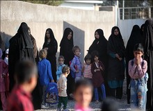 گزارشی از اردوگاه‌های مرزی ایران وپناهجویان افغانستان/ زن‌ها و بچه‌ها توسط «آدم بَرها» مورد تجاوز قرار می گیرند