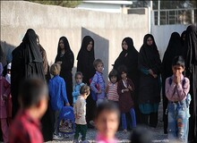گزارشی از اردوگاه‌های مرزی ایران وپناهجویان افغانستان/ زن‌ها و بچه‌ها توسط «آدم بَرها» مورد تجاوز قرار می گیرند