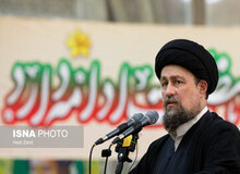 سیدحسن خمینی: رهبر انقلاب مشرف بر امور هستند؛ تصمیمات کشور را در نهایت ایشان قبول و امضاء می‌کنند
