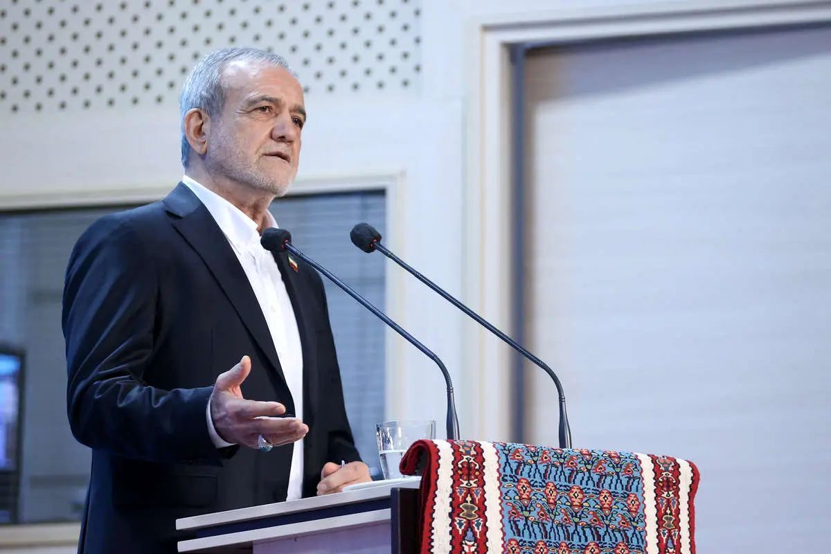 پزشکیان: در موضوع گرانی از دولت و مجلس شروع کنیم؛ در بودجه امسال، هزینه‌های بیخود، اضافی و بدون بهره‌وری را حذف کنیم