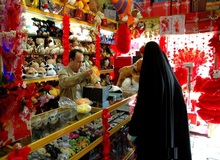 معاوضه فرهنگ ایرانی با فرهنگ و آداب غربی. . .
