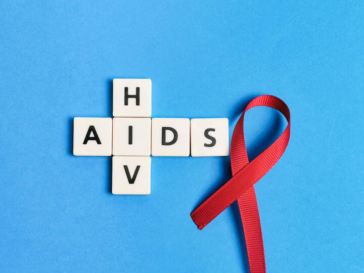 مرادی: ۴۰ میلیون نفر در جهان با HIV زندگی می کنند

