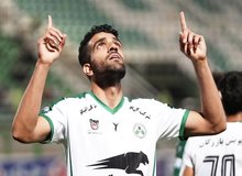 گلزنی مدافع ذوب‌آهن درون زمین پس از گلی که بیرون زمین کاشت