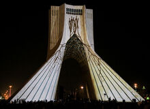 شهرداری تهران: خبر آسیب پایه های برج آزادی صحت ندارد
