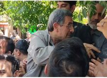  درخواست متفاوت یک زن از احمدی‌نژاد؛ تو را به خدا به ما زنگ بزنید+فیلم 