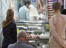 دبیر انجمن صنعت بسته‌بندی گوشت قرمز و مواد پروتئینی به دیده بان ایران خبر داد: کاهش ۵۰ درصدی مصرف گوشت در ایران نسبت به سال گذشته/سرانه  مصرف گوشت  به ۳ کیلوگرم در سال رسیده است/ اگر اوضاع اقتصادی تغییر نکند شاهد تعطیلی واحد های تولیدی و بسته بندی خواهیم 