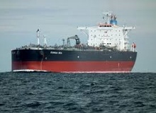 نفت‌کش انگلیسی برای کنترل مجوز تردد الکترونیکی متوقف شده است