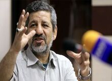 فعال سیاسی اصولگرا: احمدی نژاد از اصولگرایان بالا آمد و بر دوش آنها تشییع جنازه شد