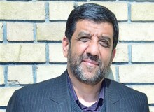 مدیر روزنامه اصولگرا خطاب به ضرغامی: شان افراد را نگه دار

