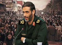 پاسخ  رسانه سعید محمد به منتقدان «کلیپ تبلیغاتی دختران بی حجاب» با انتشار تصویر تظاهرات ۸ مارس سال ۵۷/ دختران بی حجاب ما از کثافت کاری اصلاح طلبان خسته شده اند و به سردار محمد روی آورده اند