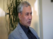 آیا سال 84 یا 85 جرات بیان این نقدها علیه دولت را داشتید؟/  لایحه پالرمو سیاسی نیست، امروز نمی‌توانیم به یک مربی فوتبال پول بدهیم/ شاخص‌های اعتماد از سال ۸۸ روند نزولی دارد