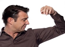 تشخیص ۱۲نوع بیماری از بوی بد دهان و بدن!+ بیشتر بدانید