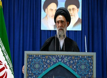 امام جمعه اصفهان: از همین تریبون نماز جمعه اعلام می‌کنم که اجرای مکانیسم ماشه هیچ تأثیری بر ما ندارد 