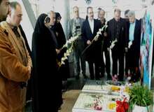 ادای احترام دستیار رئیس‌ جمهوری در امور حقوق شهروندی به شهدای والامقام