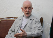  با وطن فروشی می‌خواهند منافع آمریکا در ایران را تضمین کنند
