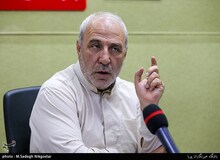 حاجی دلیگانی: نماینده وزارت دفاع آمریکا در طبقه اول وزارت بهداشت کار می کند/ فیلم