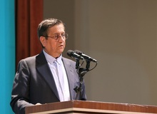 همتی: رشد اقتصادی نهایت سه درصد می‌شود
