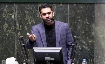  امیرحسین ثابتی: متن توافق احتمالی نه گشایش اقتصادی می‌آورد و نه جلوی جنگ را میگیرد/خطوط قرمز رهبری رعایت نشده