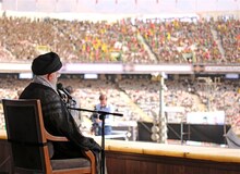 تحریم را شکست خواهیم داد/ کسانی که در داخل کشور تسلیم شدن در برابر دشمن را القا می کنند، در حال خیانت به کشور هستند