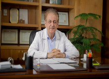 مردانی: هنوز پیک چهارم تمام نشده است/ ممکن است تا شروع پیک پنجم ۸ هفته فاصله باشد