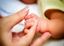 گزارشی از خرید  و فروش میلیونی تخمک توسط دلالان / بلوار کشاورز پاتوق دلالان تخمک / هر تخمک 30 تا 40 میلیون 