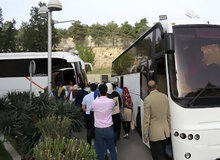 اعضای یک تور گردشگری در قم بازداشت شدند