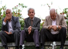 مبنای دولت برای عیدی ۱.۸۰۰.۰۰۰ کارمندان و بازنشستگان چیست؟