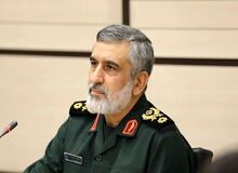 همسر شهید حاجی‌زاده: در شب عید غدیر شهید حاجی‌زاده به خاطر تماس‌هایی که دریافت کردند، به محل کار رفتند/ متأسفانه پس از نماز صبح، منزل ما نیز مورد حمله قرار گرفت و پس از آن، ایشان به شهادت رسید