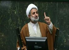 نماینده قم: باید برای سلبریتی‌ها گشت ارشاد بگذارند