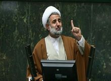 نماینده قم: باید برای سلبریتی‌ها گشت ارشاد بگذارند