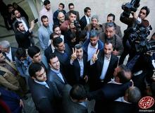 نشستی به سبک احمدی نژاد/ مردی که در چشمان خبرنگاران زل می زند و دروغ می گوید