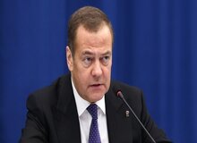 مدودف: فرانسه رئیس‌جمهور ندارد!