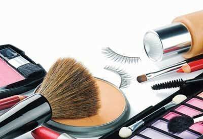 افزایش ۱۰ درصدی عوارض واردات لوازم آرایشی به گمرکات ابلاغ شد/ عکس